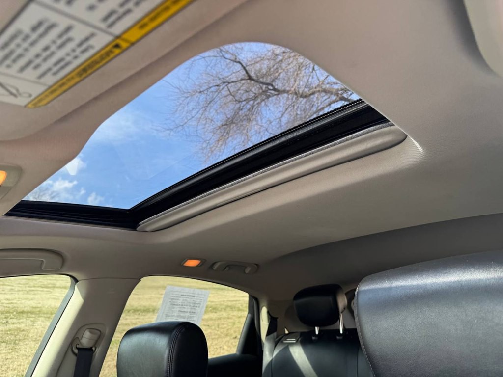 2012 INFINITI FX35 Image 19