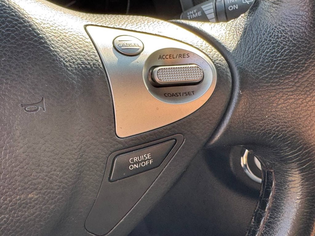 2012 INFINITI FX35 Image 30