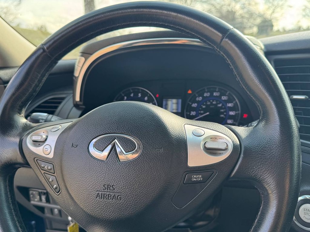 2012 INFINITI FX35 Image 31