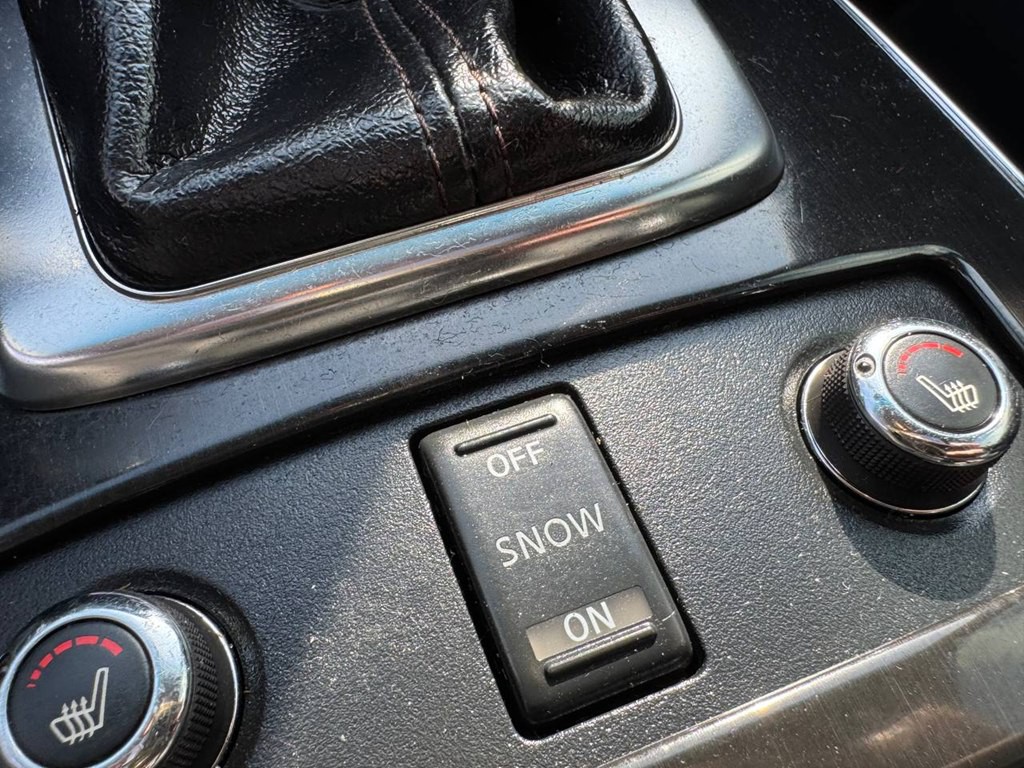 2012 INFINITI FX35 Image 35