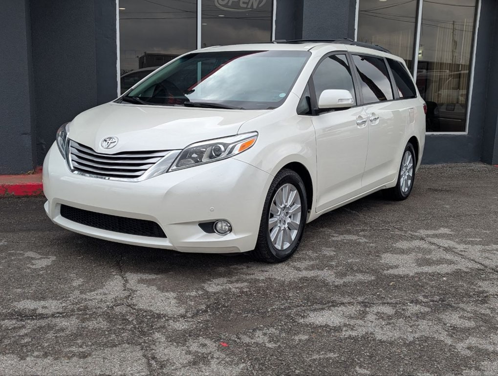2017 Toyota Sienna Image 1