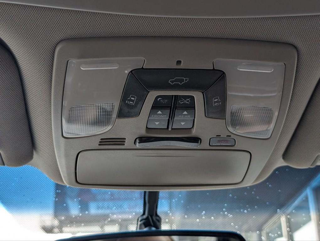 2017 Toyota Sienna Image 25