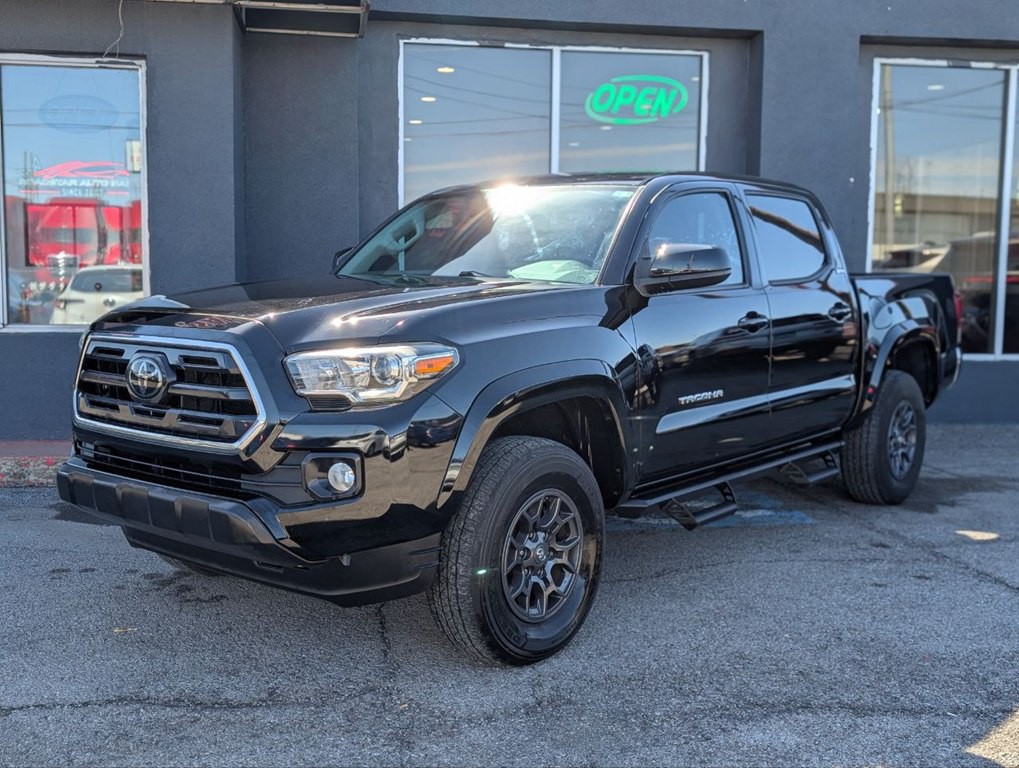 2018 Toyota Tacoma Image 2
