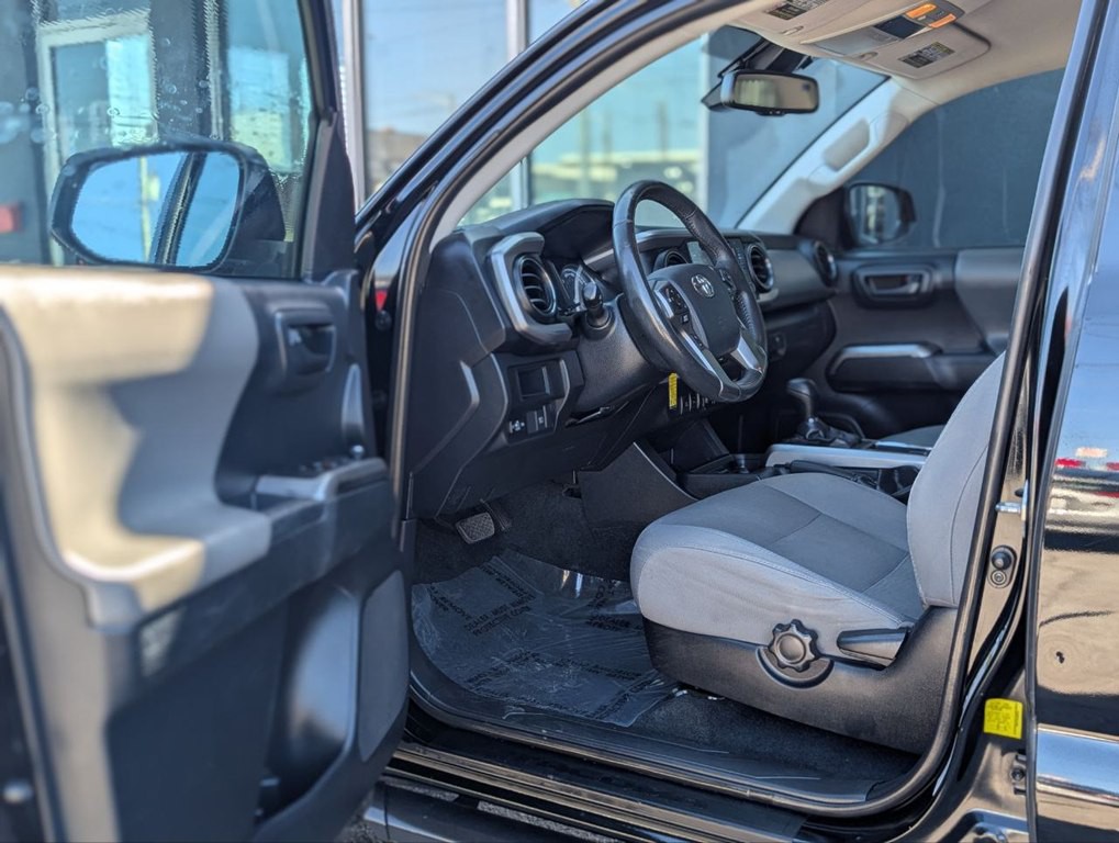 2018 Toyota Tacoma Image 10