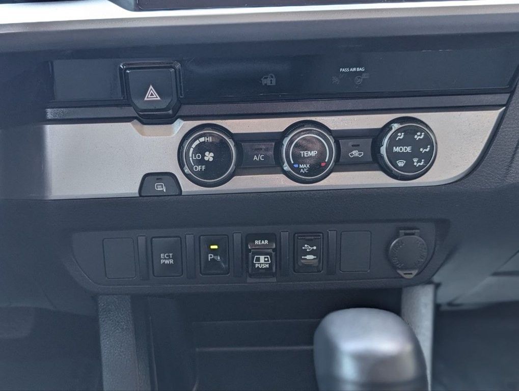 2018 Toyota Tacoma Image 19