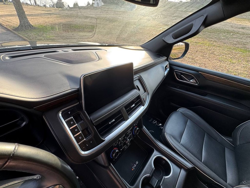 2023 Chevrolet Suburban Image 16