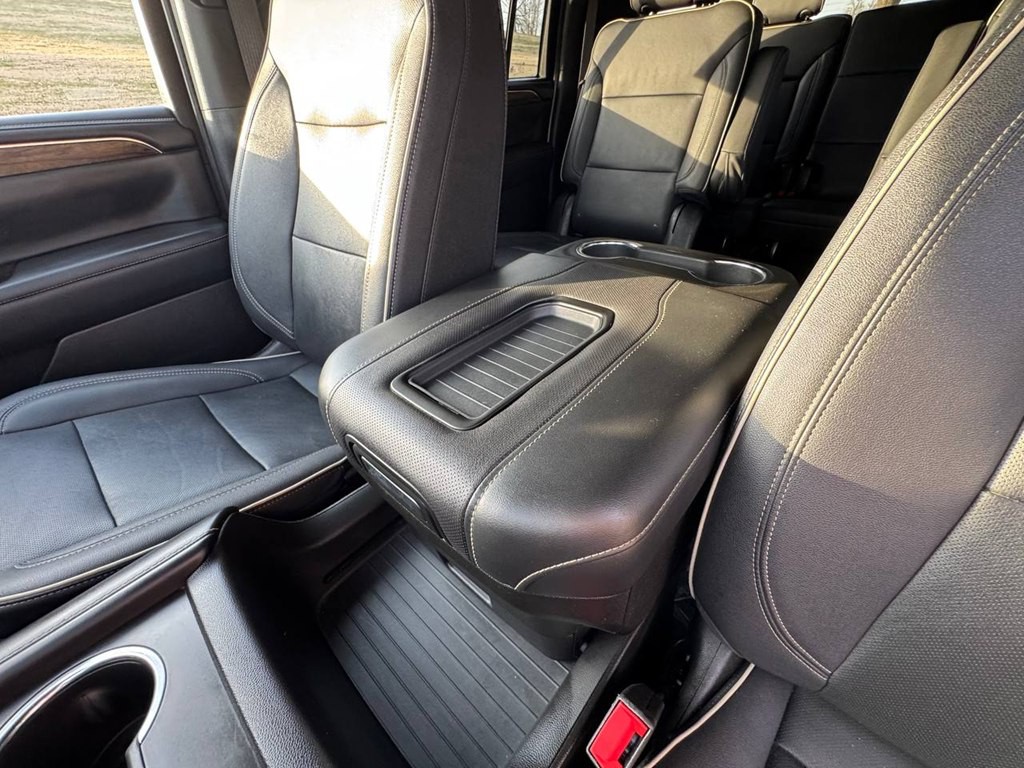 2023 Chevrolet Suburban Image 17