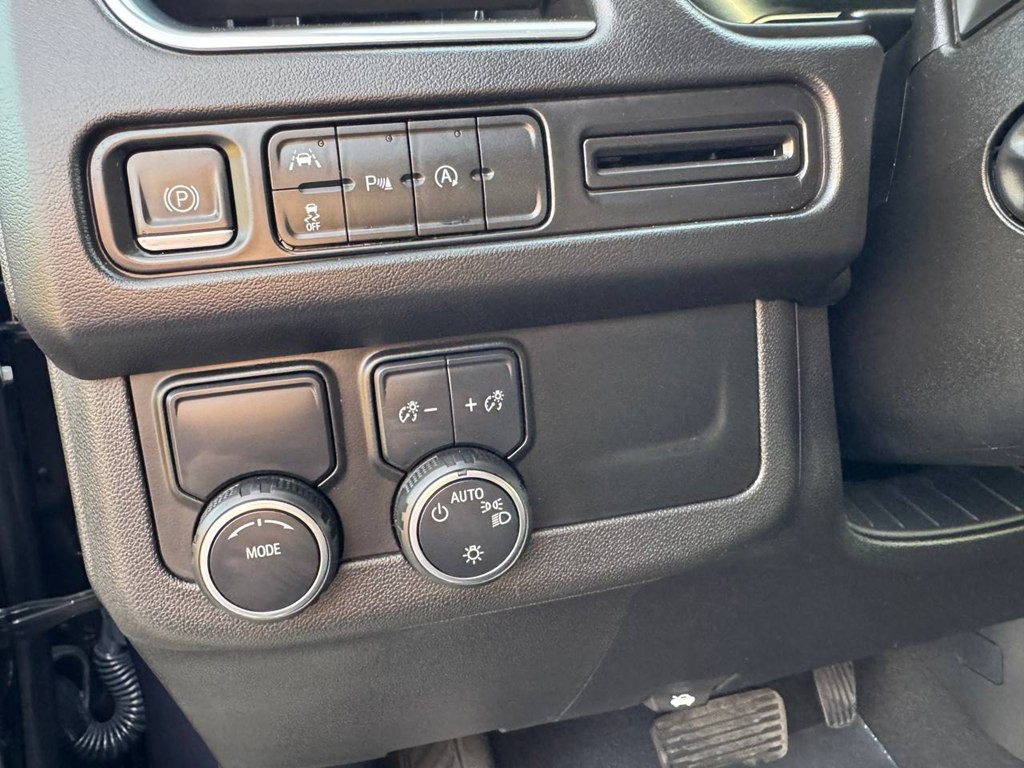 2023 Chevrolet Suburban Image 21