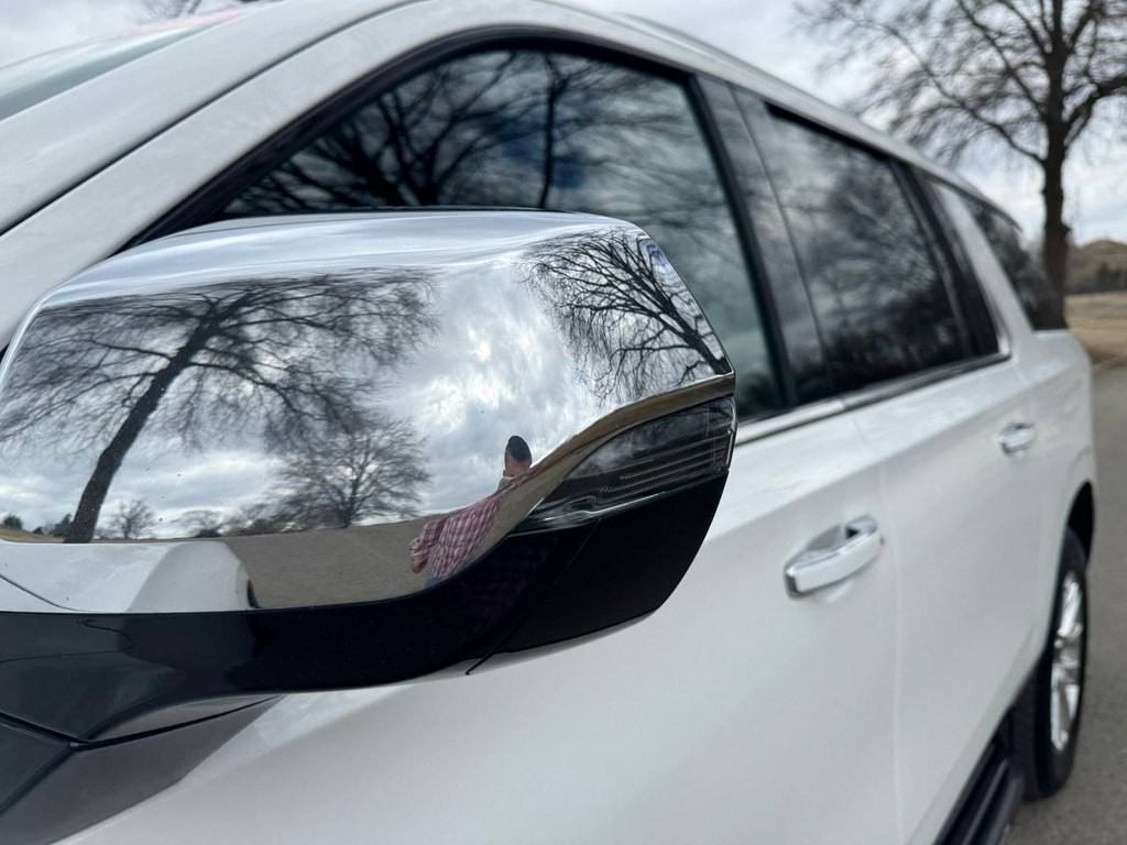 2023 Chevrolet Suburban Image 11