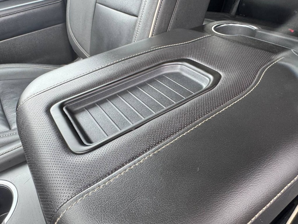 2023 Chevrolet Suburban Image 13