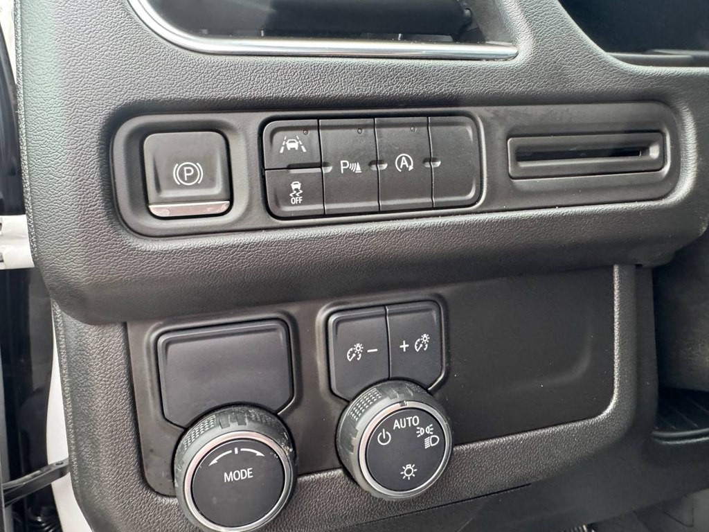 2023 Chevrolet Suburban Image 25