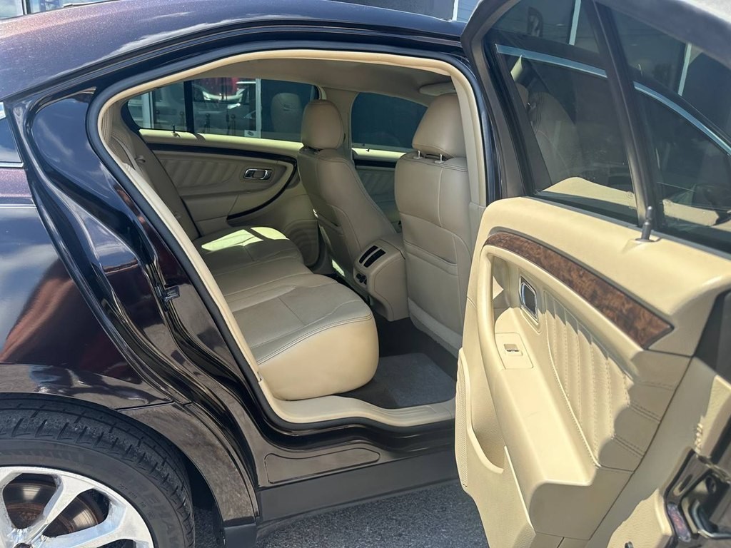 2013 Ford Taurus Image 12