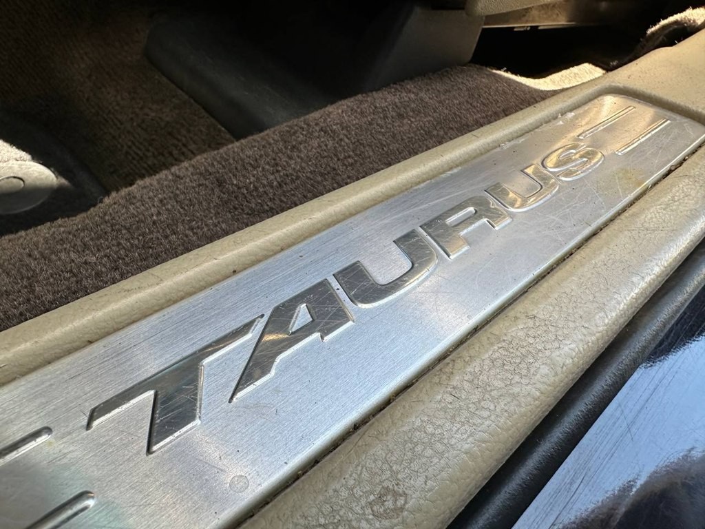 2013 Ford Taurus Image 36