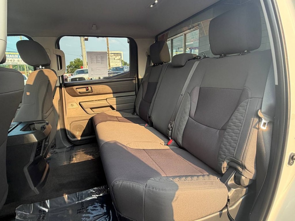 2023 Toyota Tundra Image 32