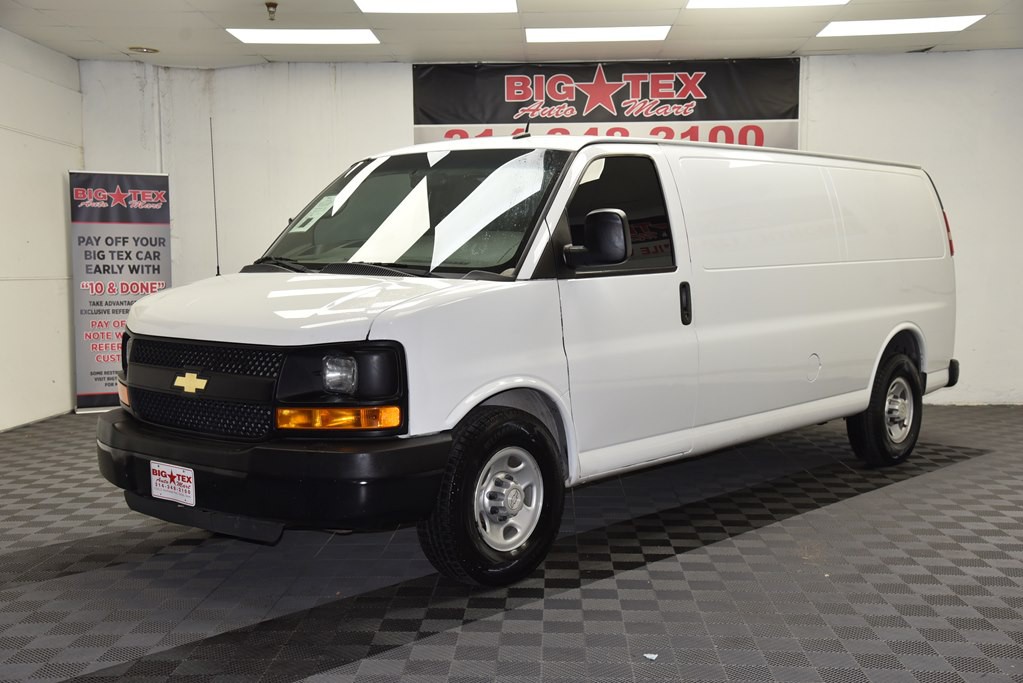 2016 Chevrolet Express Image 1