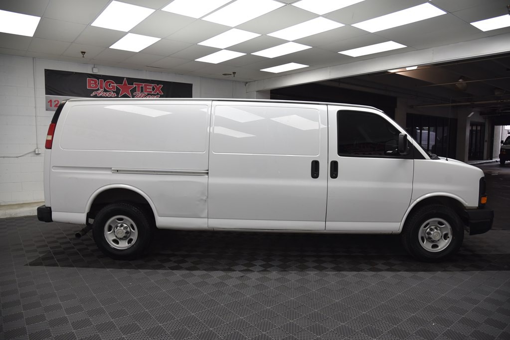 2016 Chevrolet Express Image 5