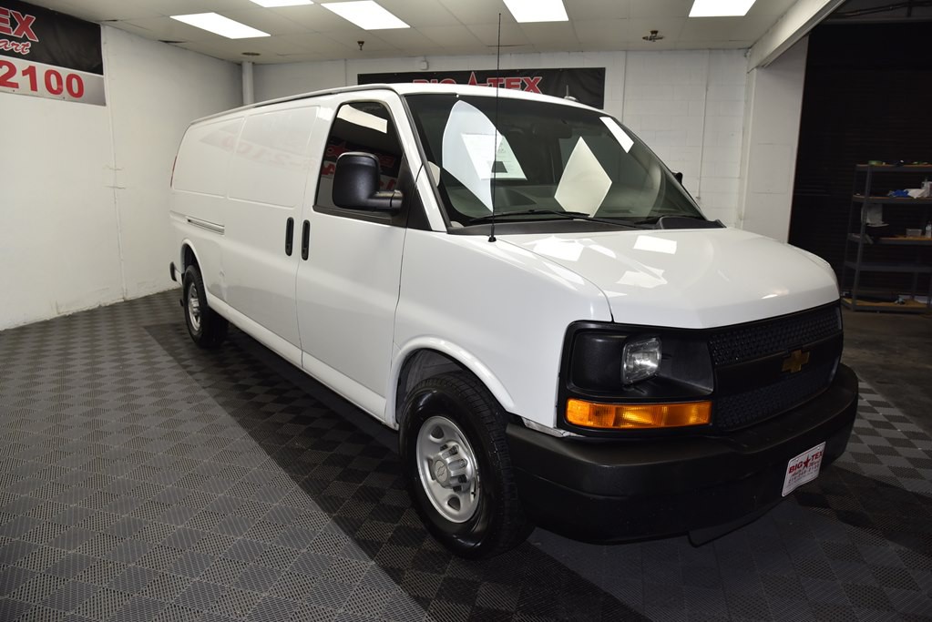 2016 Chevrolet Express Image 6