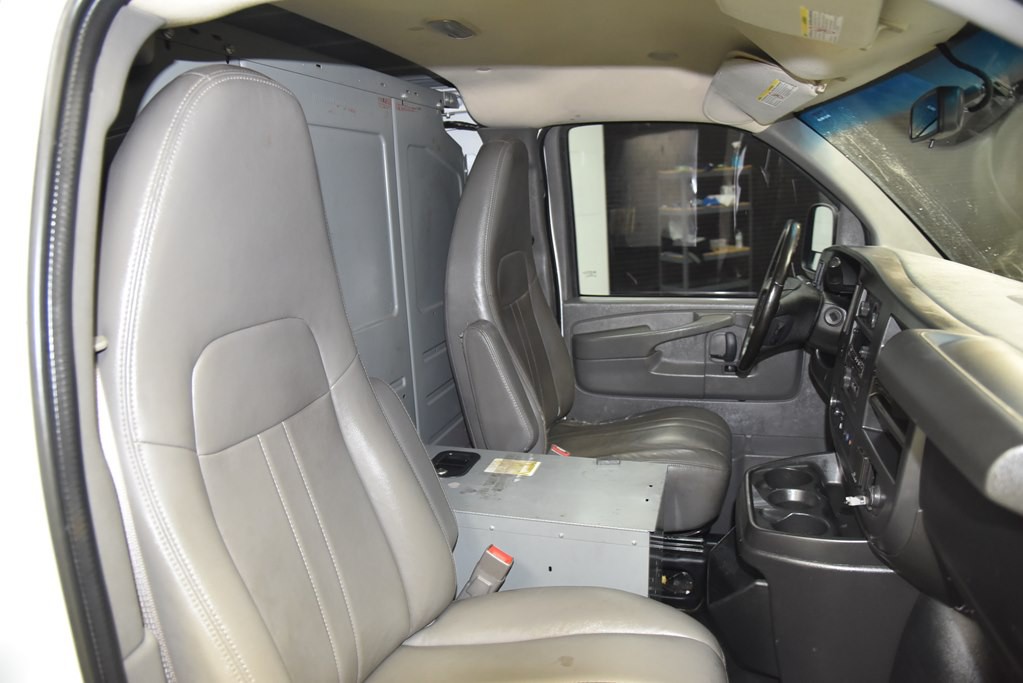 2016 Chevrolet Express Image 12