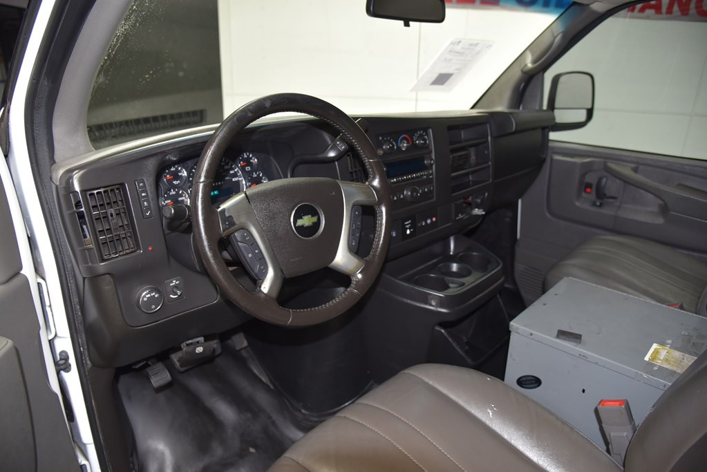 2016 Chevrolet Express Image 13