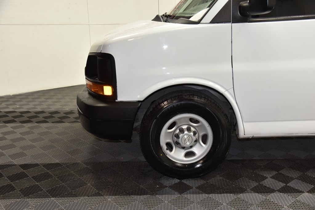 2016 Chevrolet Express Image 14