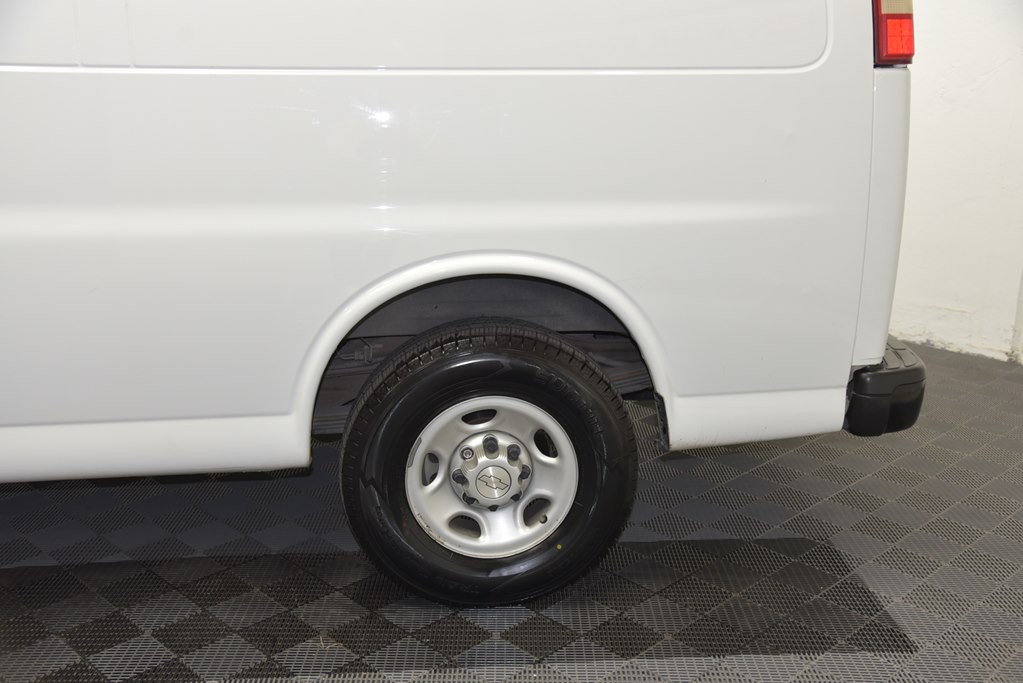 2016 Chevrolet Express Image 15