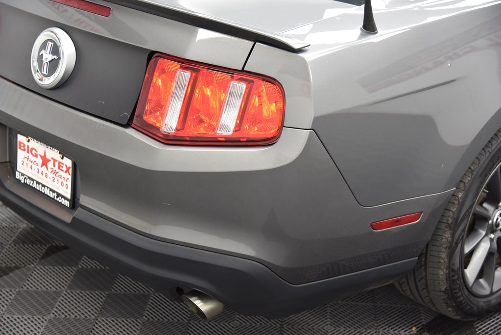 2011 Ford Mustang Image 14