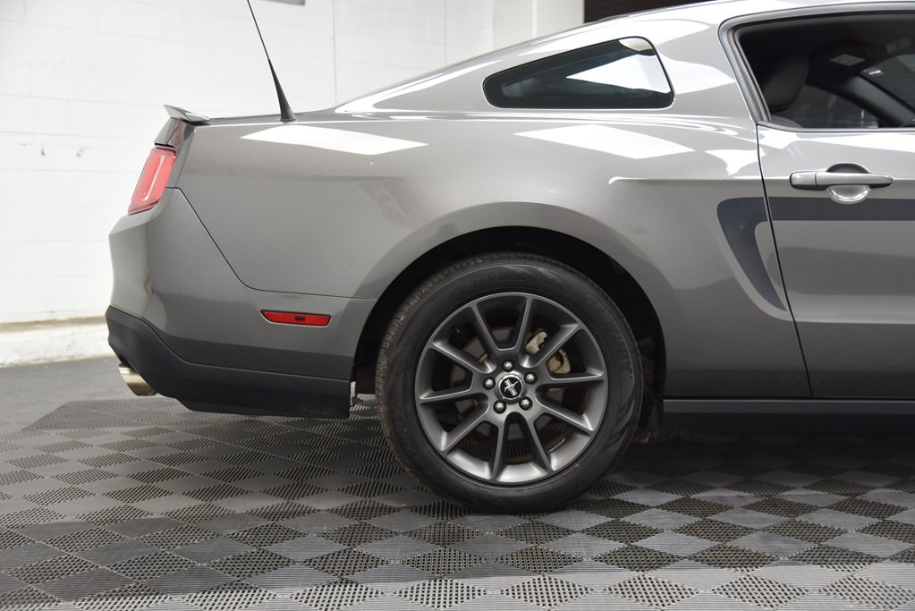 2011 Ford Mustang Image 28