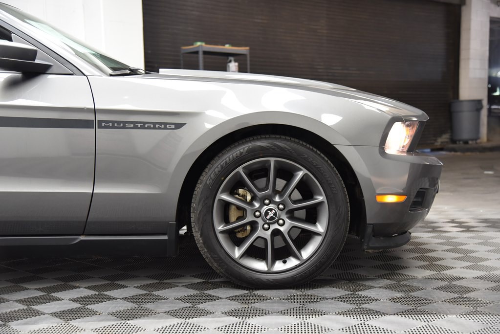 2011 Ford Mustang Image 29