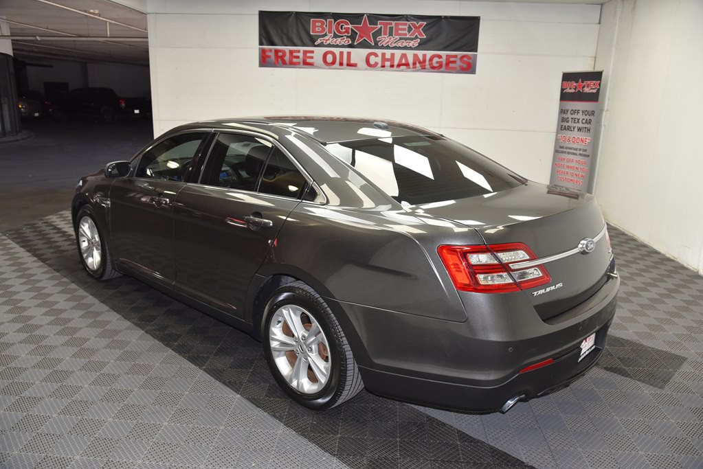 2018 Ford Taurus Image 3