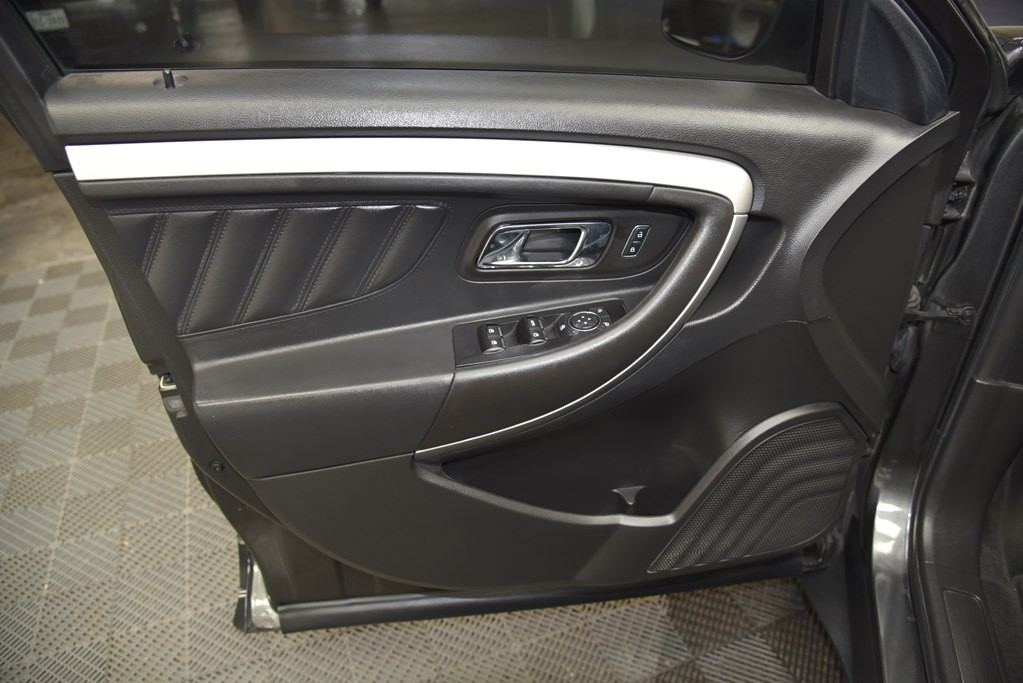 2018 Ford Taurus Image 29