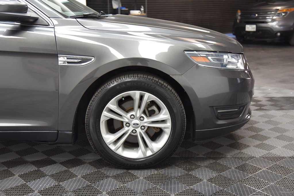2018 Ford Taurus Image 38