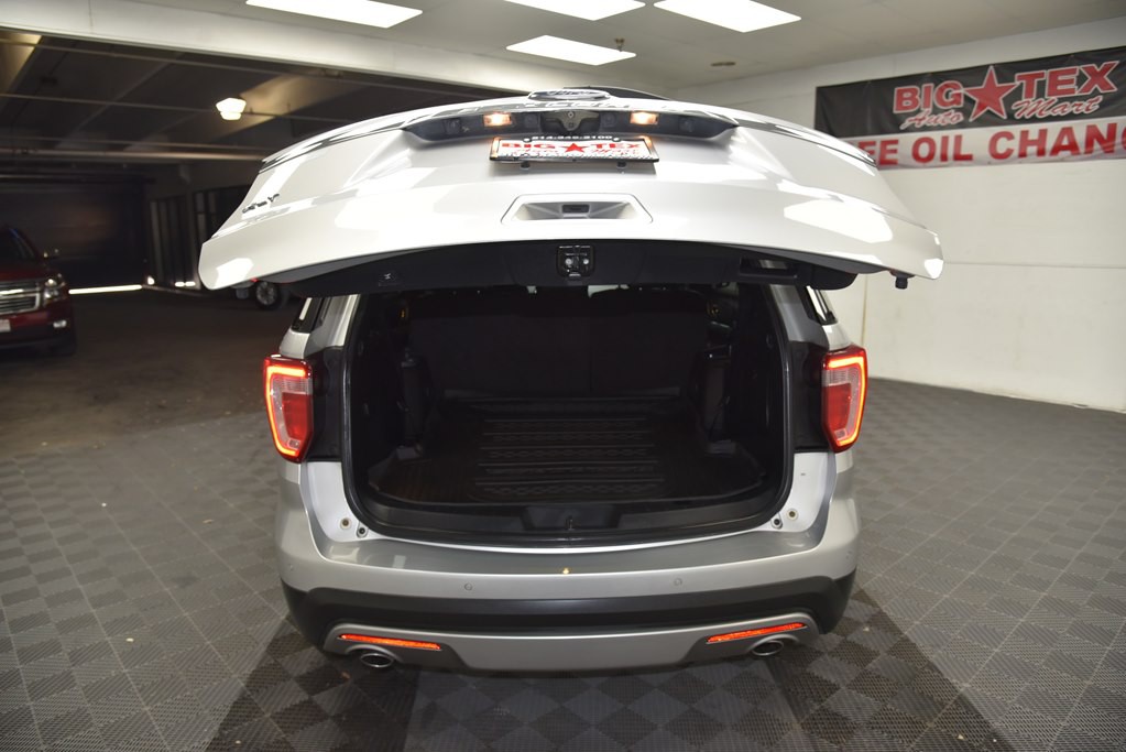 2017 Ford Explorer Image 17