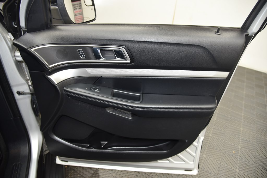2017 Ford Explorer Image 31