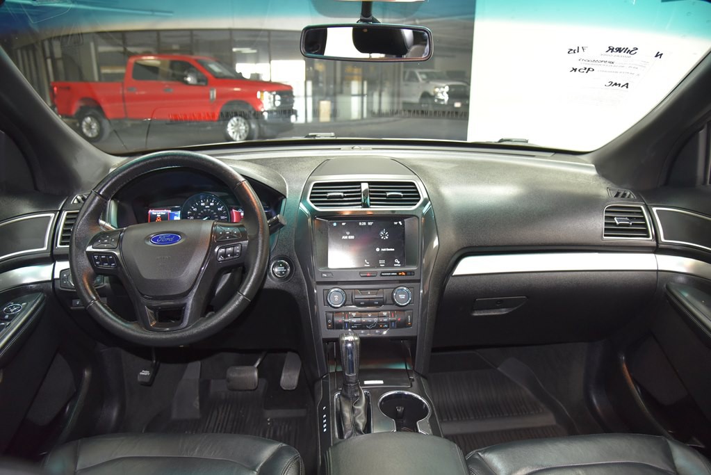2017 Ford Explorer Image 32
