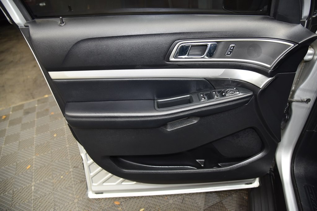 2017 Ford Explorer Image 37