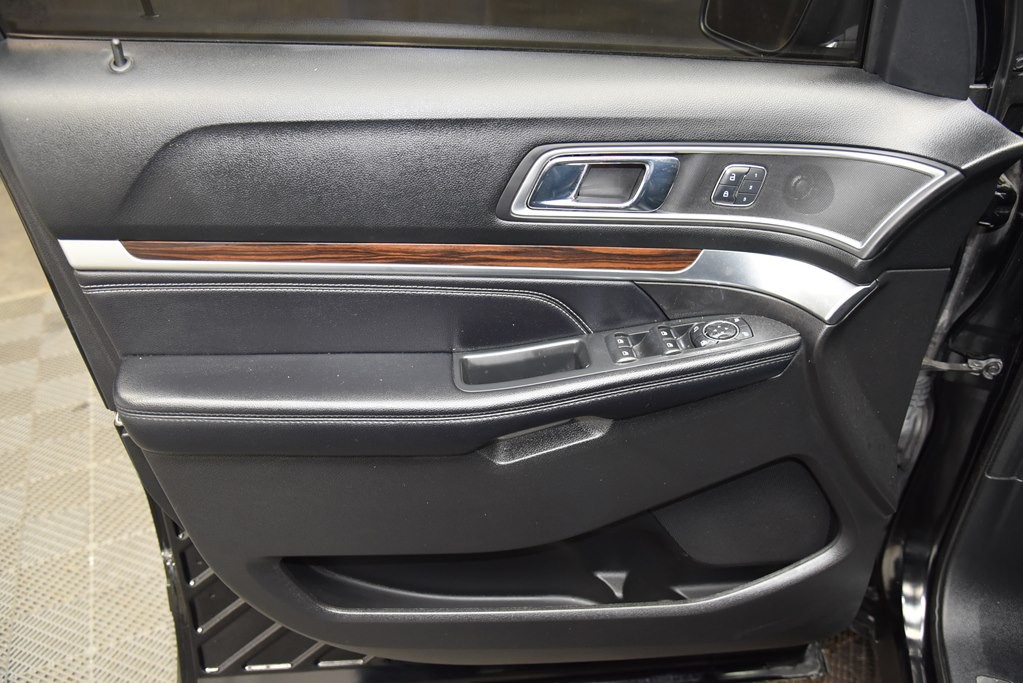 2017 Ford Explorer Image 41