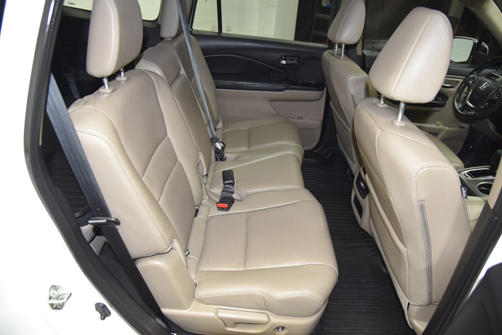 2018 Honda Pilot Image 32