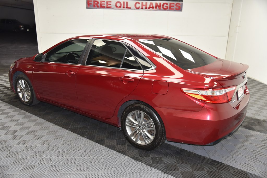 2016 Toyota Camry Image 3