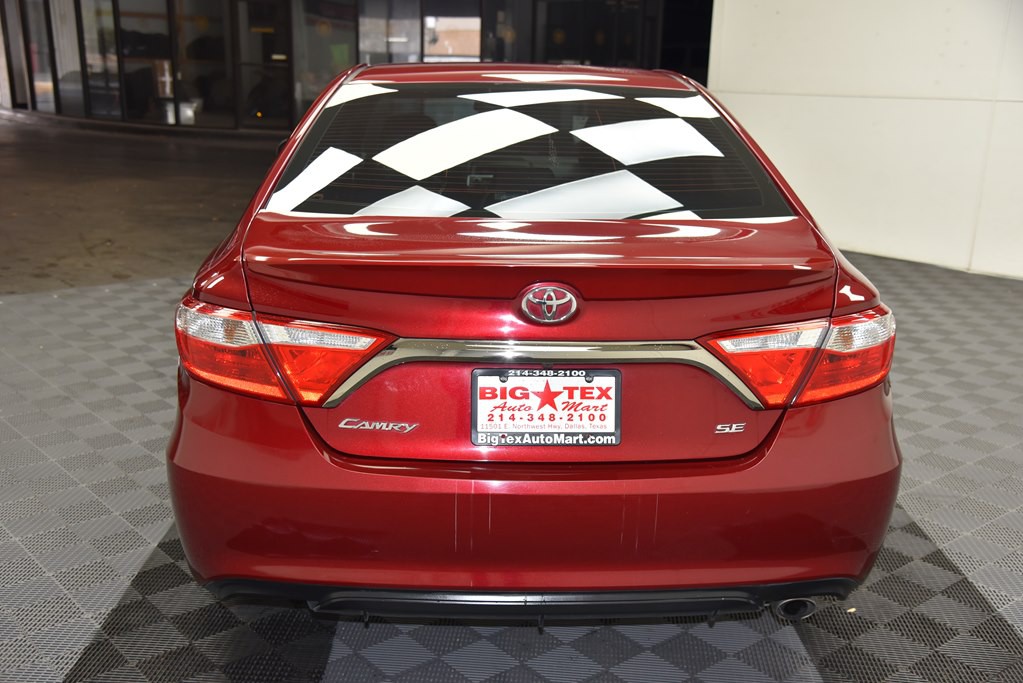 2016 Toyota Camry Image 4