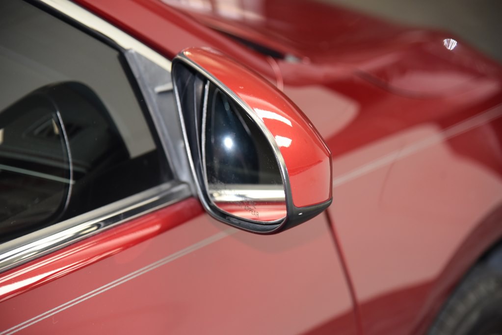 2016 Toyota Camry Image 15