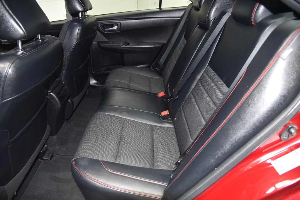 2016 Toyota Camry Image 23