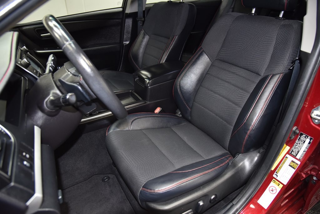 2016 Toyota Camry Image 33