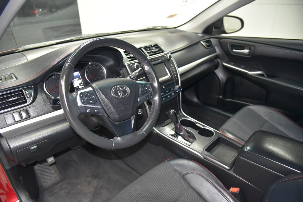 2016 Toyota Camry Image 34