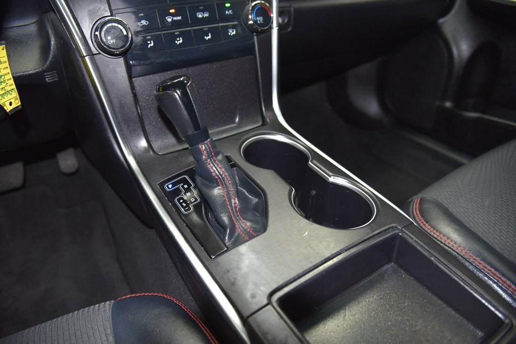 2016 Toyota Camry Image 40