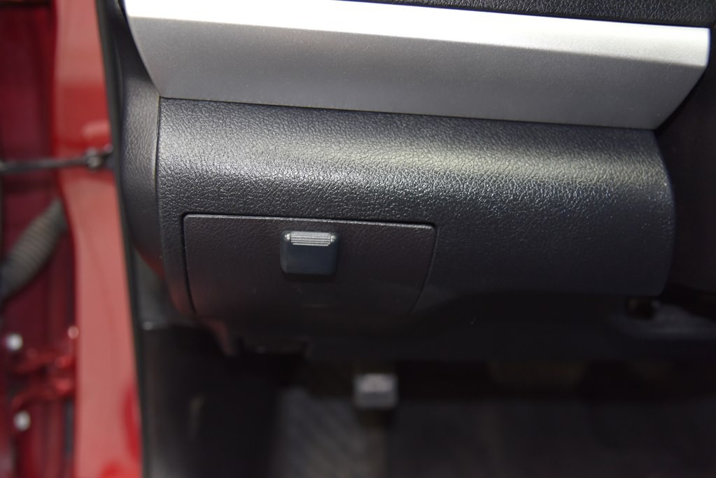 2016 Toyota Camry Image 42