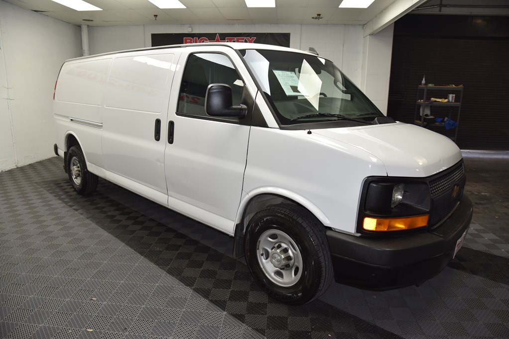 2016 Chevrolet Express Image 6
