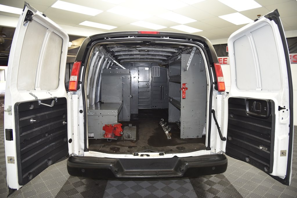 2016 Chevrolet Express Image 13