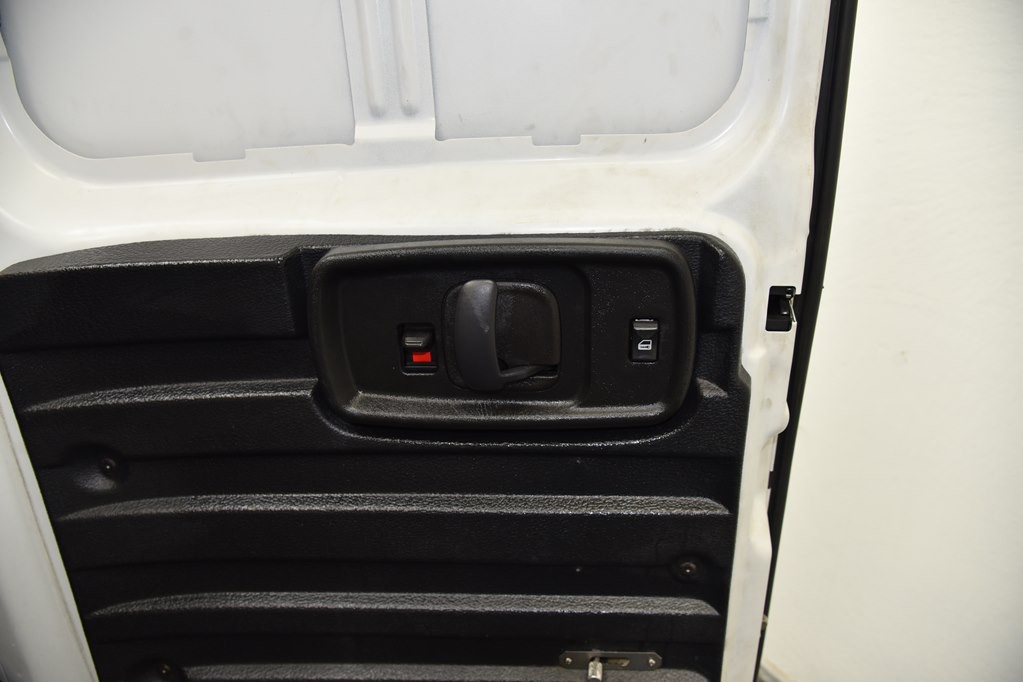 2016 Chevrolet Express Image 14