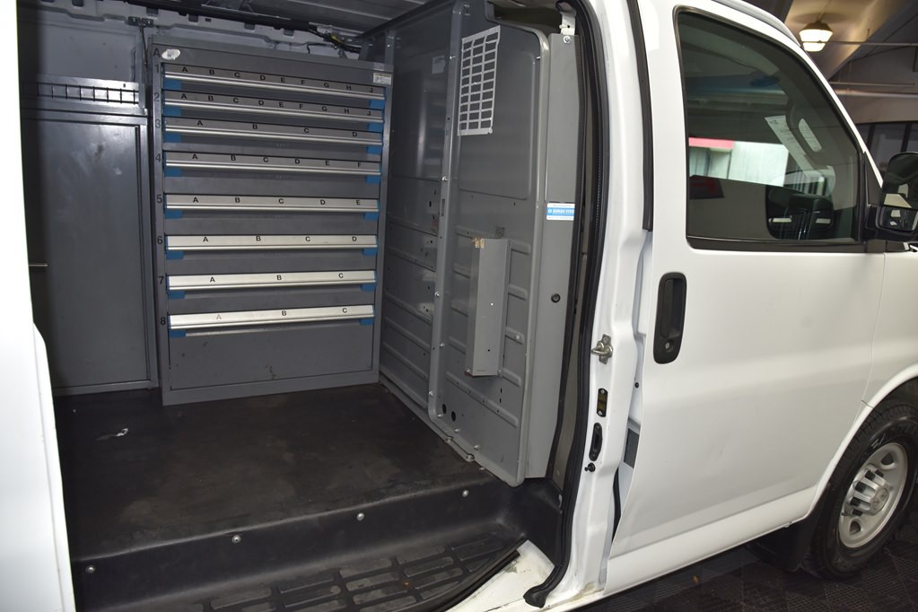 2016 Chevrolet Express Image 17