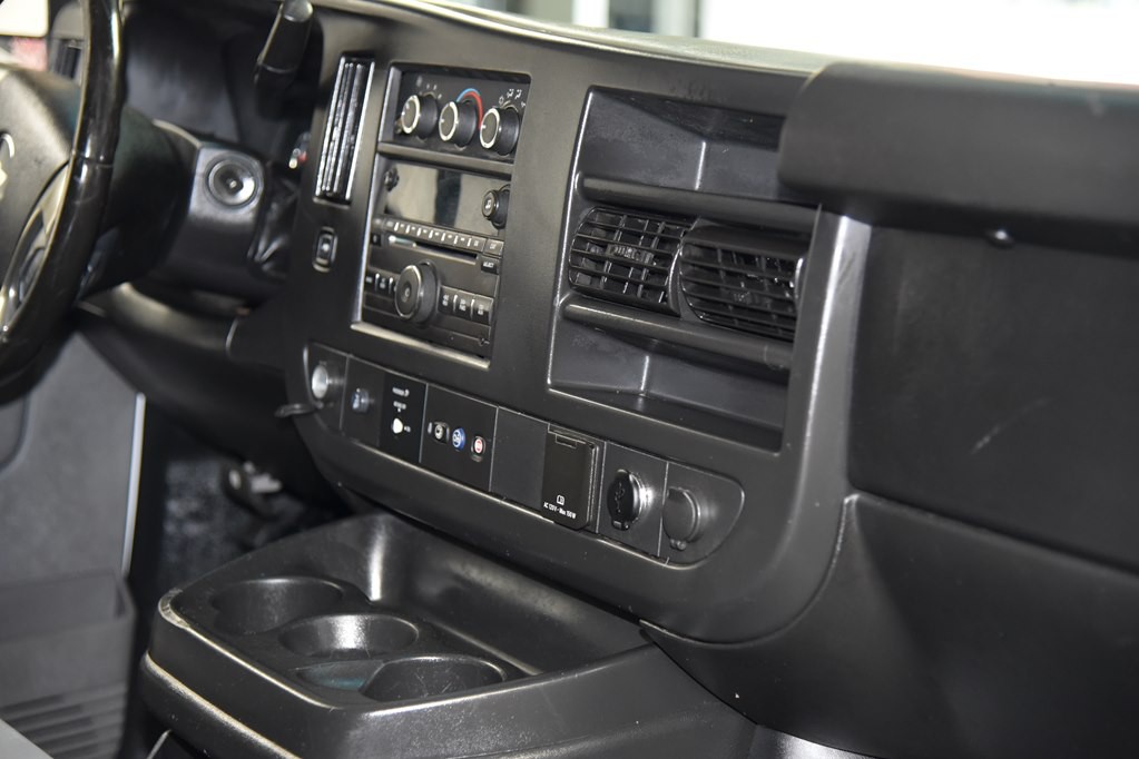 2016 Chevrolet Express Image 20
